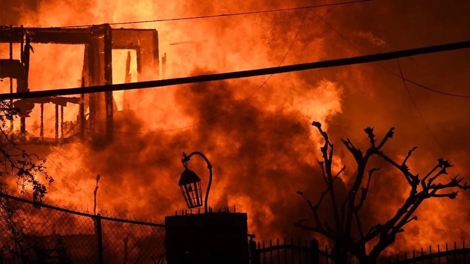 Πύρινη λαίλαπα στην Καλιφόρνια: Τουλάχιστον 9 οι νεκροί από τις φονικές πυρκαγιές – 35 αγνοούμενοι